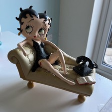Betty Boop On Cream Chaise Lounge Sofa With Phone Ornament Figurine
