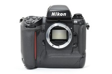[NEAR MINT w/Strap] Nikon F5 35mm SLR Film Camera Body From JAPAN