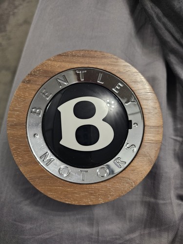 Bentley desk top - bentley, ornament