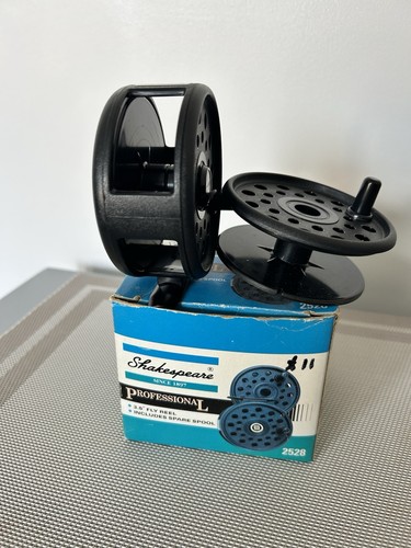 Shakespeare fly reel with - 3.5",