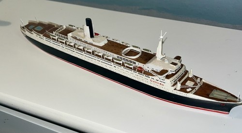 John lindsay rms queen - lindsay,