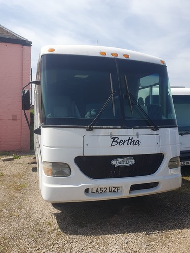 2002 trail lite workhorse - on,