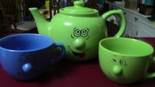 Trade winds funny face expressions tea for two teapot and tea cup set