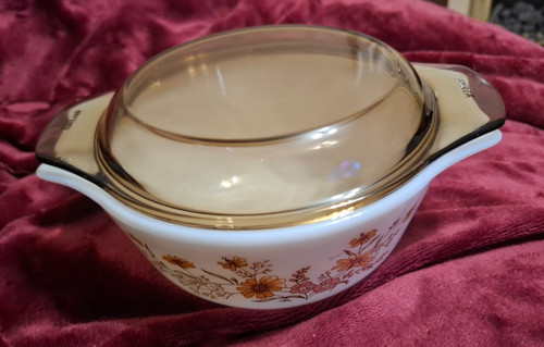 Vintage pyrex casserolle dish - vintage,