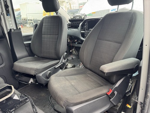 Mercedes vito front - front, captain