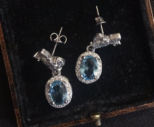 Vintage style blue - blue, topaz