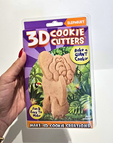 Giant elephant cookie - 3d,
