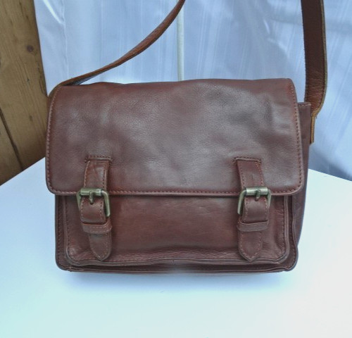 Fat face brown leather - face,