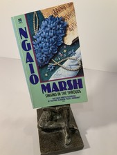 Ngaio Marsh  SINGING IN THE