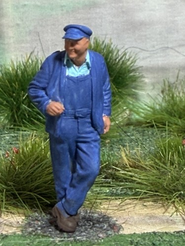 Steam train figure - train, oo
