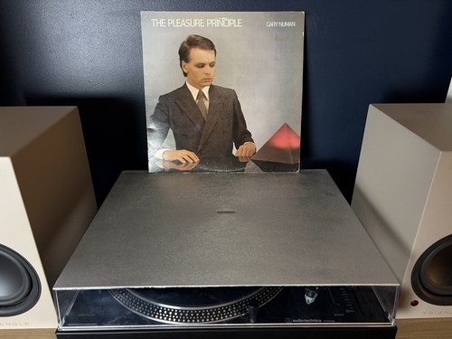 Gary numan the pleasure - gary,