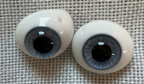 Paperweight blue eyes large - blue,
