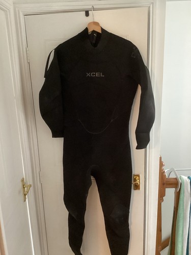 Xcel axis 4mm - back, zip