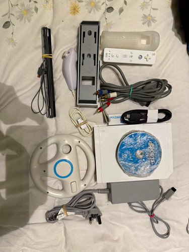 Nintendo wii white console - wii,