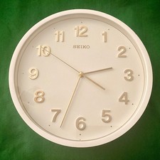 SEIKO SWEEP SECOND WHITE WALL CLOCK QXA660W 28CM USED-GOOD