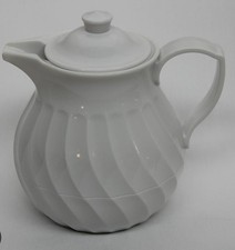 1 Connoisserve 36oz Teapot