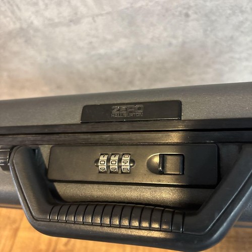 Zero halliburton attache case - zero,