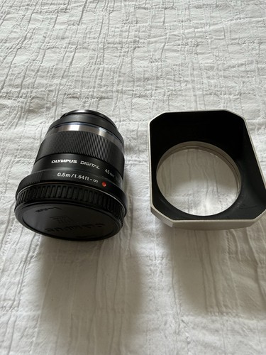 Olympus zuiko 45mm - 45mm, f/1.8
