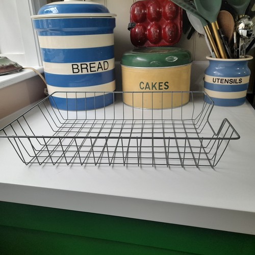 Dark greywire letter - 1, tray