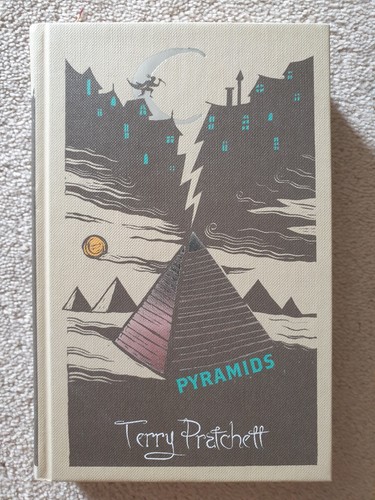 Pyramids discworld the gods - discworld:,