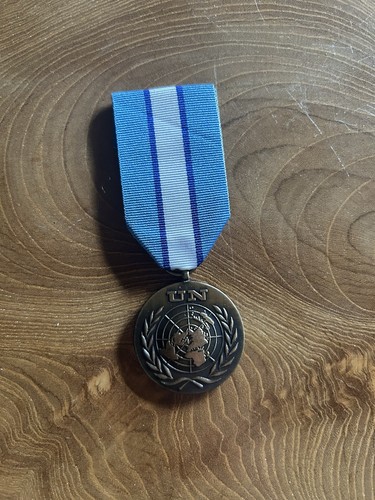 Cyprus medal in - un,