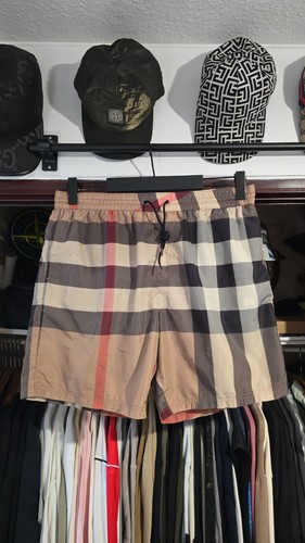 Burberry classic checkard draw
