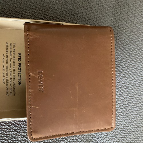 Levi brown leather - levi’s, bifold