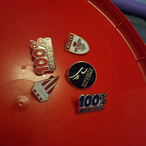 Rugby badges - rugby,