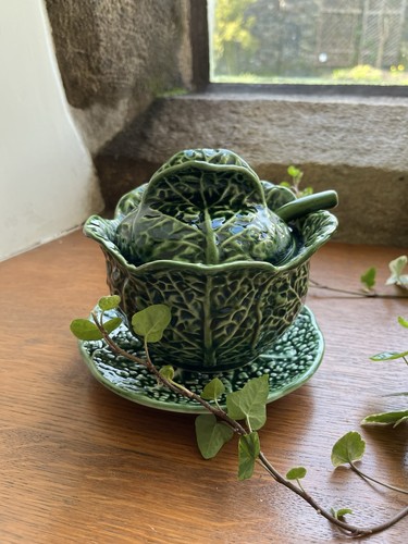 Lovely cabbage ware - , pot