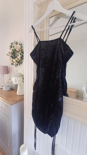 Little black dress - little,