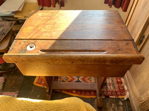 School teachers desk antique - teachers,