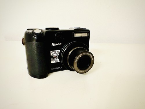 Nikon coolpix p5100 camera - nikon,