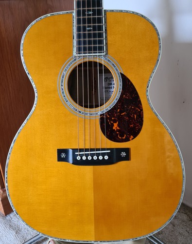 Martin om42 flamed - flamed, myrtlewood