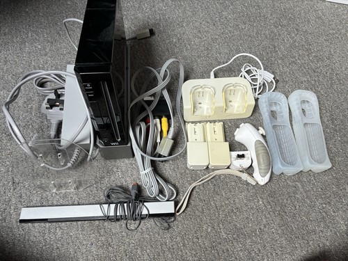 Black nintendo wii console - nintendo,