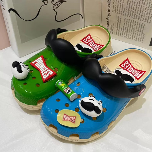 Nwt crocs pringles - crocs, limited