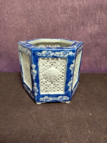 Chinese reticulated pierced - reticulated,