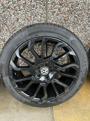 Gloss black vw - gloss,