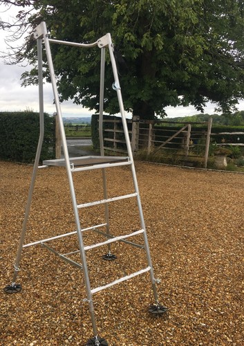 Henchman step junior - step,