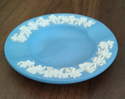 Wedgewood jasperware blue - jasperware,