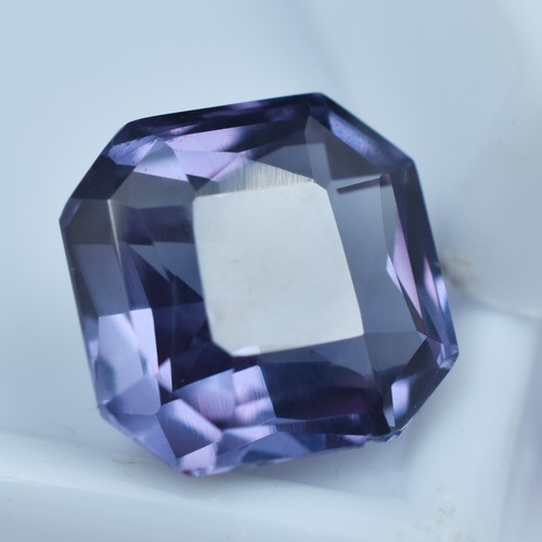 Certified color change - 8.35, ct