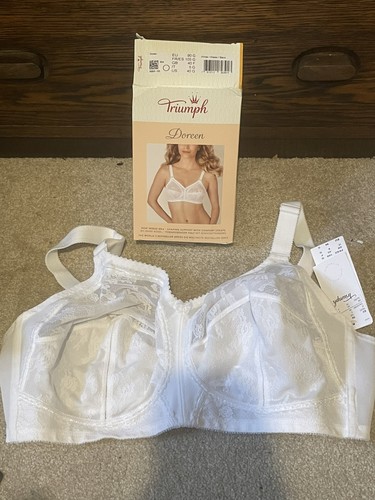 Bnwt triumph doreen - bnwt, vintage