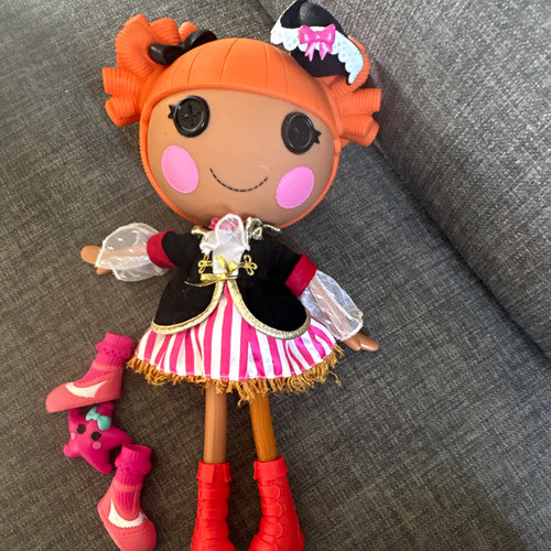 Lalaloopsy peggy seven seas