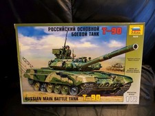 Zvezda Russian Main Battle Tank T-90 1/72nd scale model kit