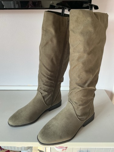 Bnwt ladies khaki - khaki, green