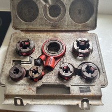 Ridgid R200 Ratchet Pipe Thread Cutter Set