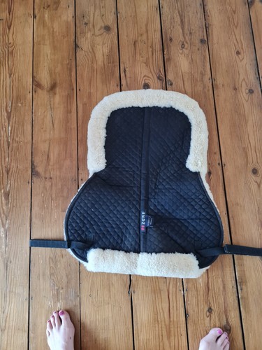 Sheepskin half pad - half,