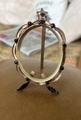 Vintage red jewelled picture - red,