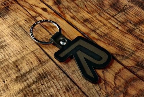 Leather keyring keychain - r,