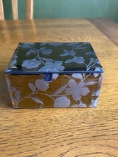 Large Trinket box in mirrowed champagne colour glass with flower design 645g 