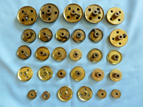 Meccano brass pulleys - 29, etc